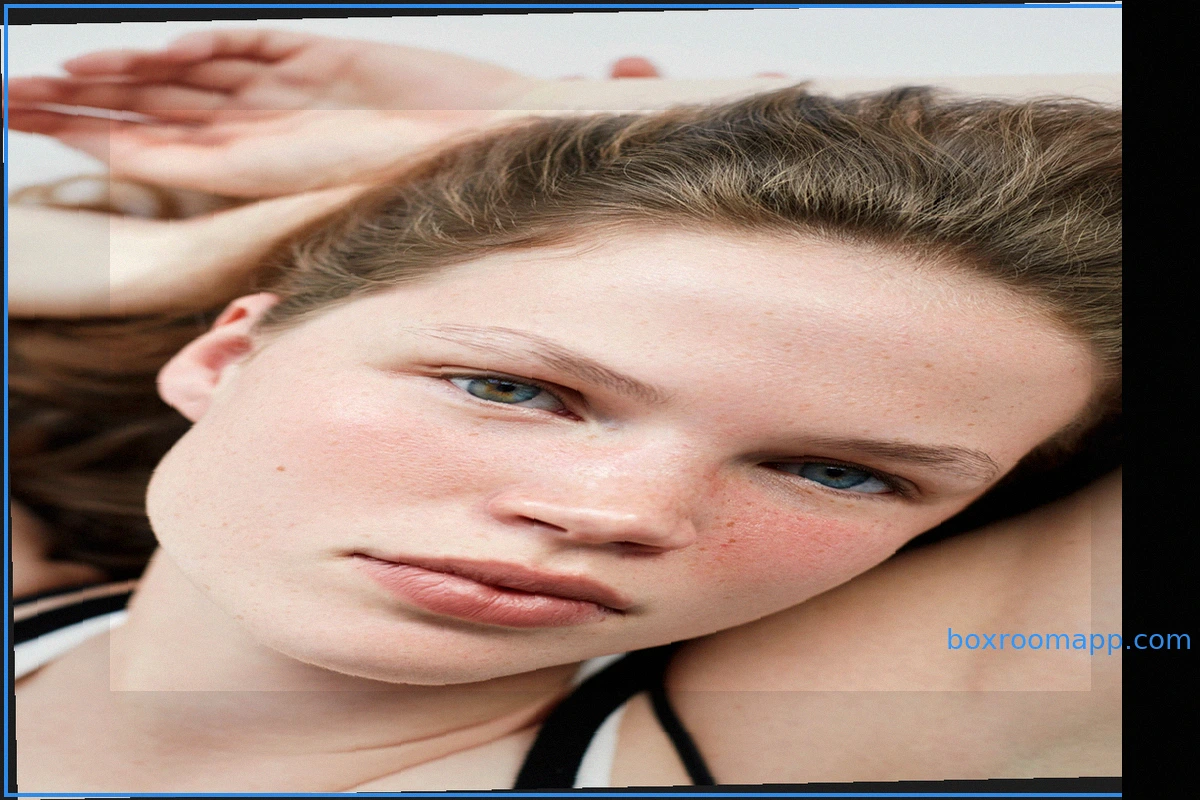 Hydrate vs Moisturize: What Benefits Aging Skin More?