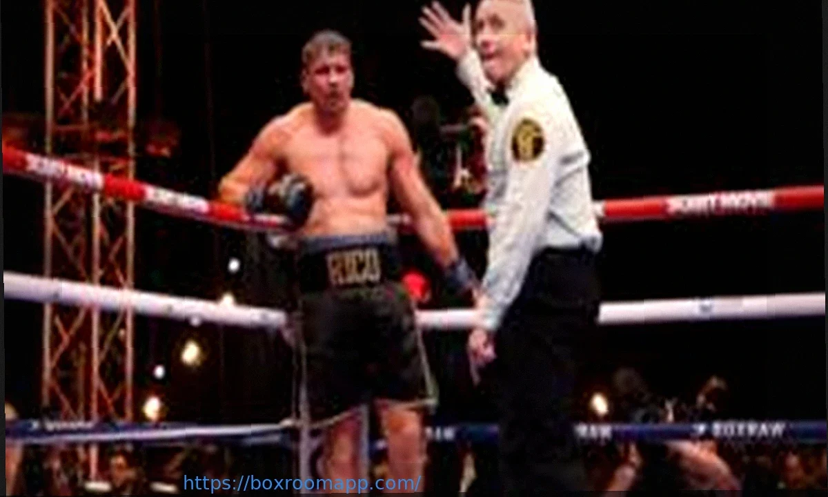 ‘Insane’ Reactions to Verhoeven Stoppage as Usyk Claims Victory